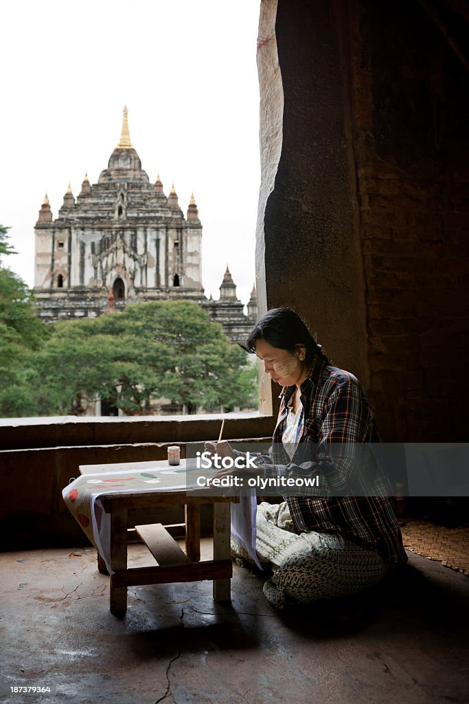 Woman Artist en el trabajo - Foto de stock de Adulto libre de derechos