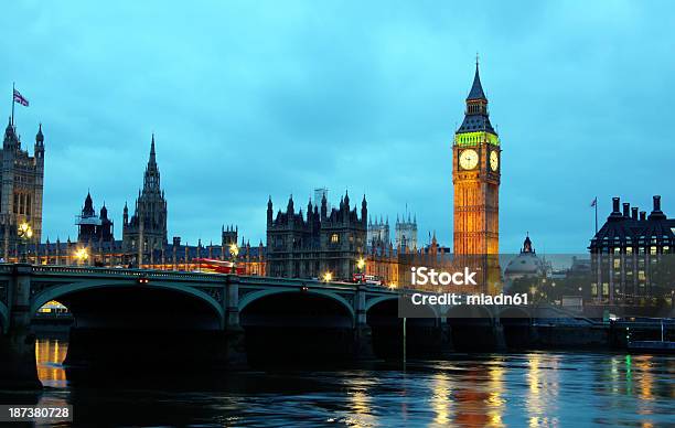 Londres À Noite - Fotografias de stock e mais imagens de Anoitecer - Anoitecer, Ao Ar Livre, Big Ben