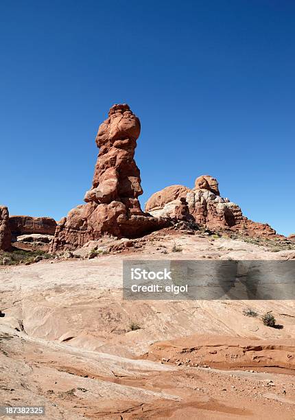 Photo libre de droit de Le Parc National Des Arches Rock Pinnacles banque d'images et plus d'images libres de droit de Aiguille rocheuse - Aiguille rocheuse, Amérique du Nord, Bleu