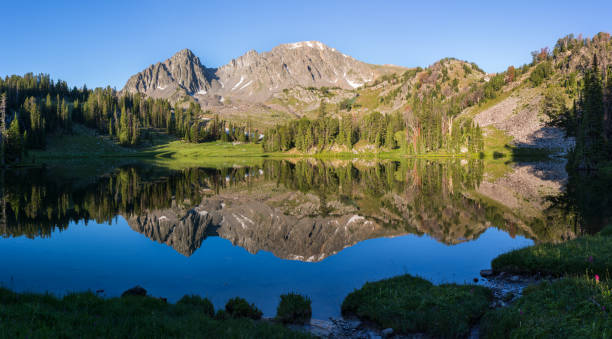 istock Alpine Mountain and Lake 187391400