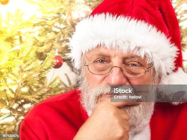 Santa Noel Foto de stock y más banco de imágenes de Abeto Picea - Abeto Picea, Adorno de navidad, Adulto