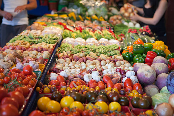 各種の野菜のファーマーズマーケット - farmers market montreal canada market ストックフォトと画像