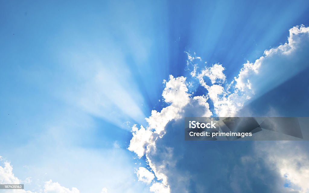 Выразительное cloudy sky - Стоковые фото Ландшафт роялти-фри