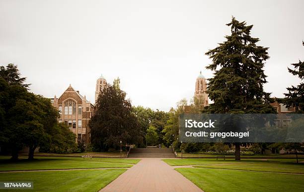 통로 및 건물 수녀원 University Of Washington 0명에 대한 스톡 사진 및 기타 이미지 - 0명, 건물 외관, 건물 정면