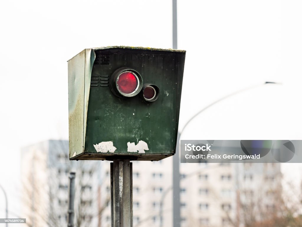Starý rychlostní radar v Německu - Bez autorských poplatků Detektor rychlosti - Nouzových vybaveních Stock fotka Starý rychlostní radar v Německu - Bez autorských poplatků Detektor rychlosti - Nouzových vybaveních Stock fotka