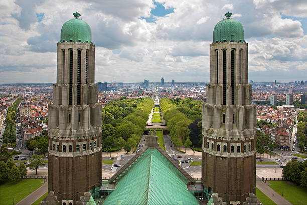 brüssel-outlook von-basilika - brussels basilica stock-fotos und bilder