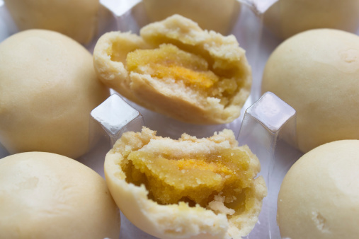 Sliced mochi with soy beans.