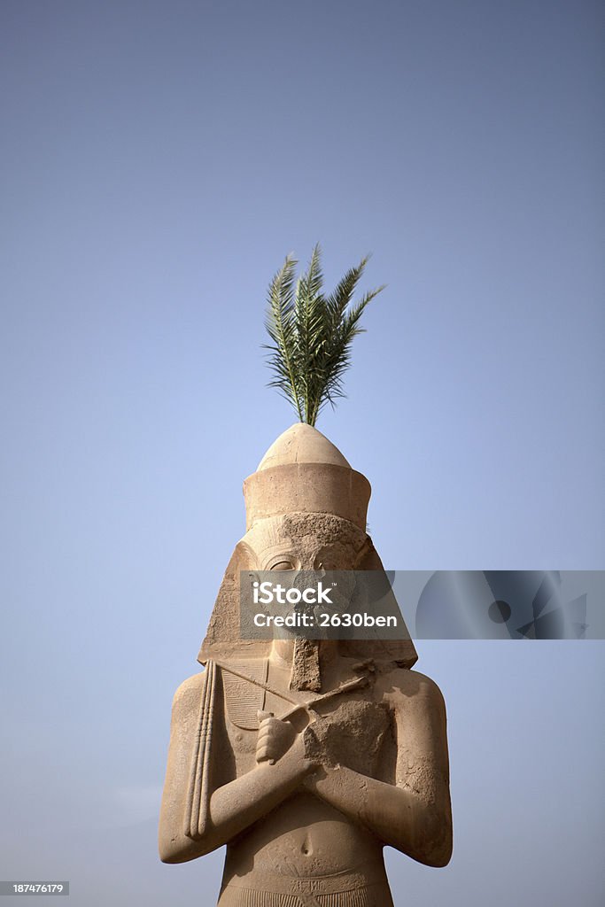 Palm wypływający górnej części Egiptu statue - Zbiór zdjęć royalty-free (Afryka)
