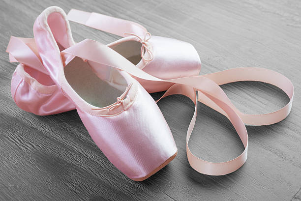 istock new pink ballet pointe shoes 187476649
