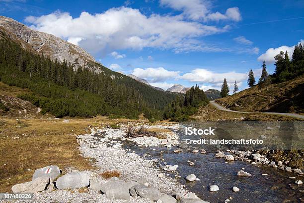 Little Mountain Stream Stockfoto und mehr Bilder von Bach - Bach, Berg, Eisenbahn