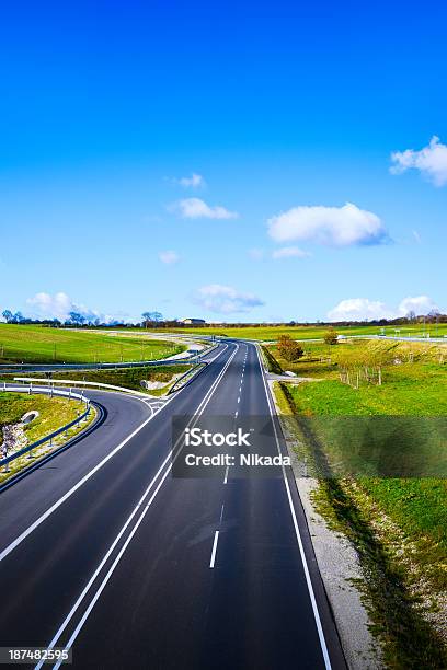 Estrada De País - Fotografias de stock e mais imagens de Alemanha - Alemanha, Alfalto, Azul