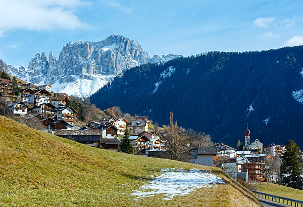 istock Mountain Tiers village (Italy). 187484574