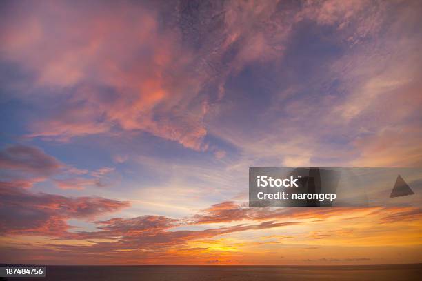 Foto de Seascape Vista e mais fotos de stock de Céu - Fenômeno natural - Céu - Fenômeno natural, Pôr-do-sol, O Anoitecer