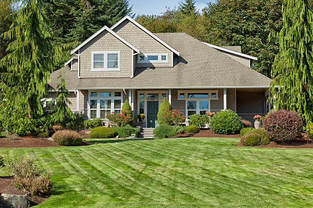 istock Perfectly landscaped lawn 187493249