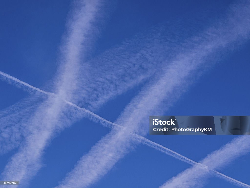 Chemtrails - Foto de stock de Avião royalty-free