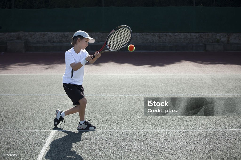 Concentrado Jogador de tênis - Foto de stock de Brincalhão royalty-free