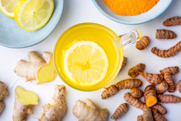 Curcuma longa and ginger, powder, rhizomes and tea. Complementary medicine
