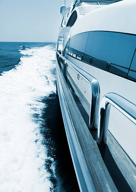 istock Yacht Sailing at High speed. Blue toned 187510074