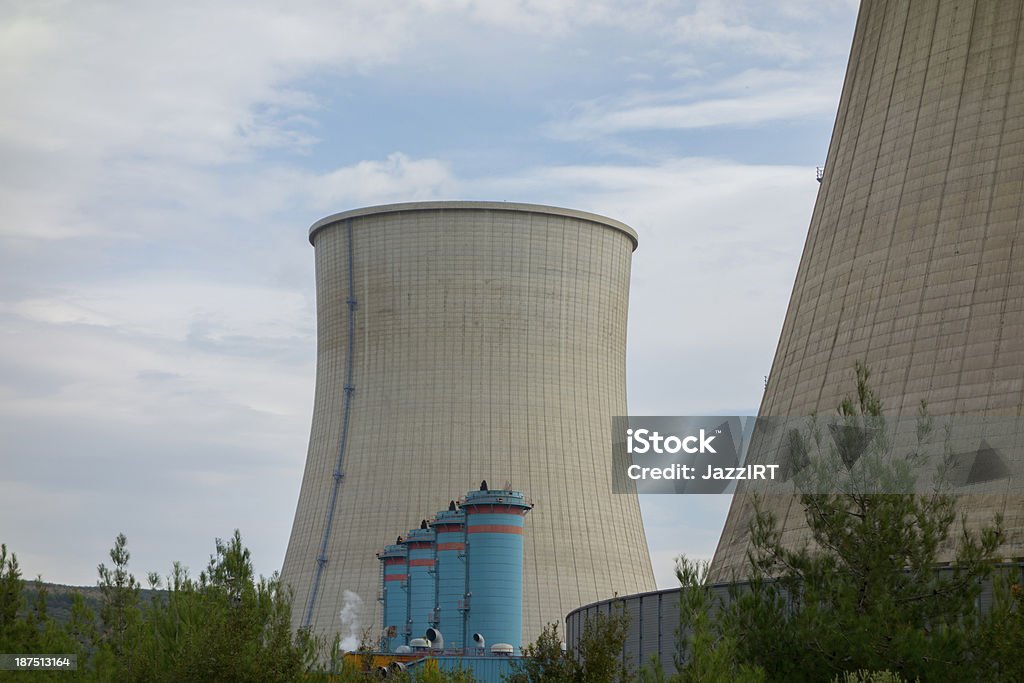 発電所の煙突 - カラー画像のロイヤリティフリーストックフォト