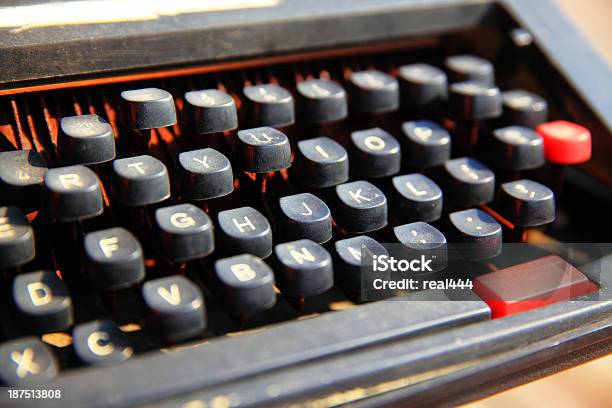 Alte Schreibmaschine Stockfoto und mehr Bilder von Alphabet - Alphabet, Alt, Altertümlich