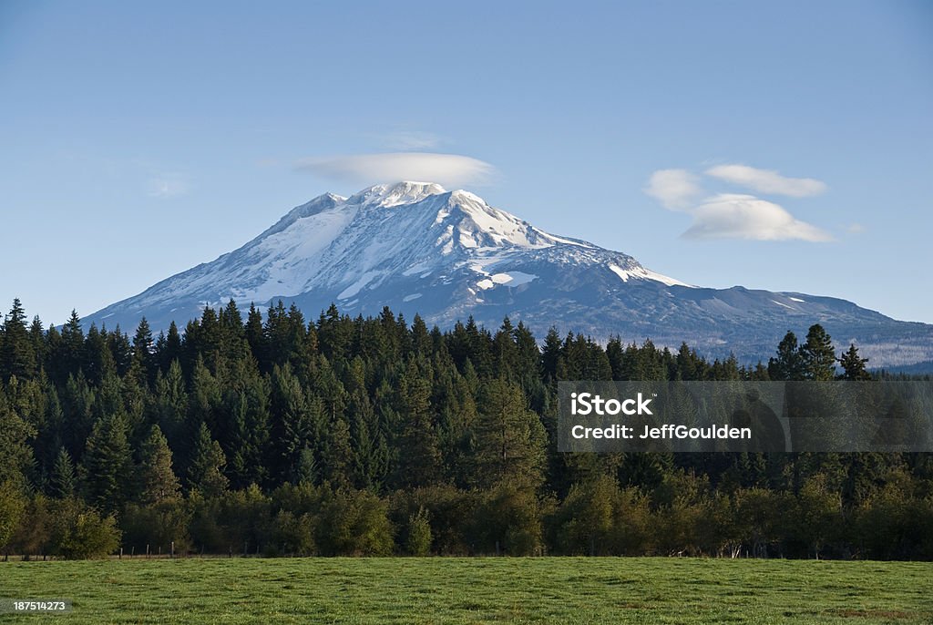 Nuvem tampa na Montanha Adams - Royalty-free Estado de Washington Foto de stock