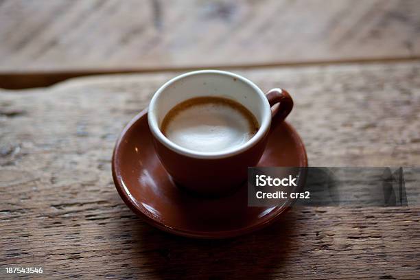 Tazza Di Caffè Con Schiumaorizzontale - Fotografie stock e altre immagini di Affettuoso - Affettuoso, Bianco, Bibita