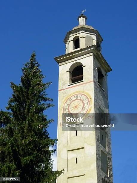 Torre Dellorologio A St Moritz - Fotografie stock e altre immagini di Meridiana - Meridiana, Svizzera, Abete