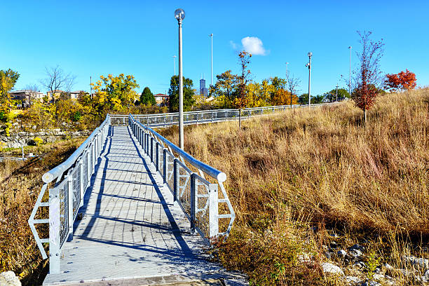 bridgeport palmisano park, chicago, - bridgeport chicago fotografías e imágenes de stock