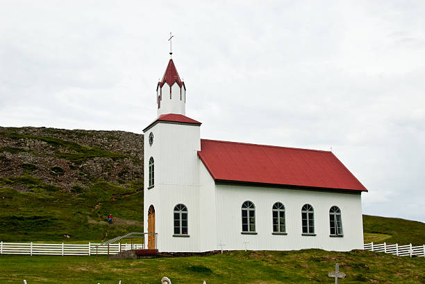 istock Church in Iceland 187562881
