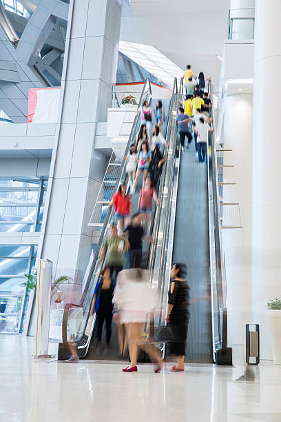 istock busy shopping mall 187563401