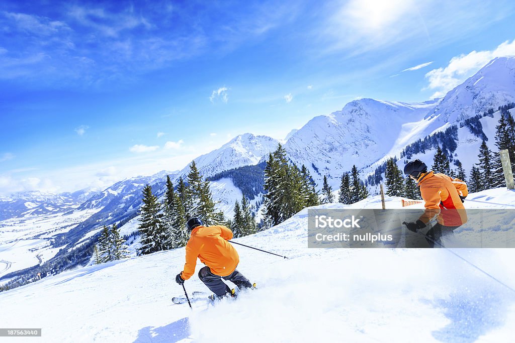 couple senior ski - Photo de Activité libre de droits