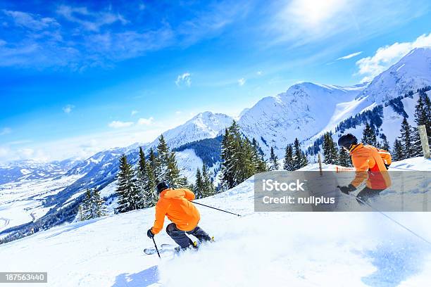 Photo libre de droit de Couple Senior Ski banque d'images et plus d'images libres de droit de Activité - Activité, Adulte, Alpes européennes