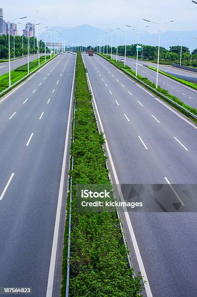 La Autopista Moderna Foto de stock y más banco de imágenes de Aire libre - Aire libre, Arquitectura, Arquitectura exterior