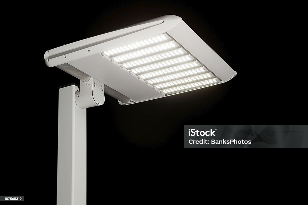 照明付き LED Streetlight 夜空に - まぶしいのロイヤリティフリーストックフォト