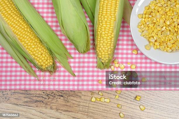 Foto de Milho Na Espiga e mais fotos de stock de Amarelo - Amarelo, Branco, Cereal