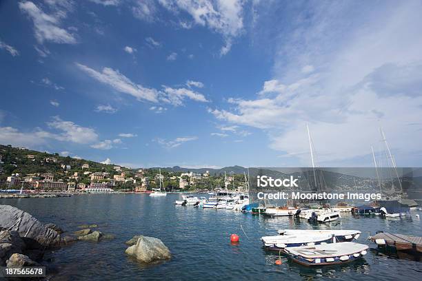 Photo libre de droit de Santa Margherita Ligure En Ligurie En Italie banque d'images et plus d'images libres de droit de Bateau de plaisance - Bateau de plaisance, Bateau de pêche, Bateau à rames