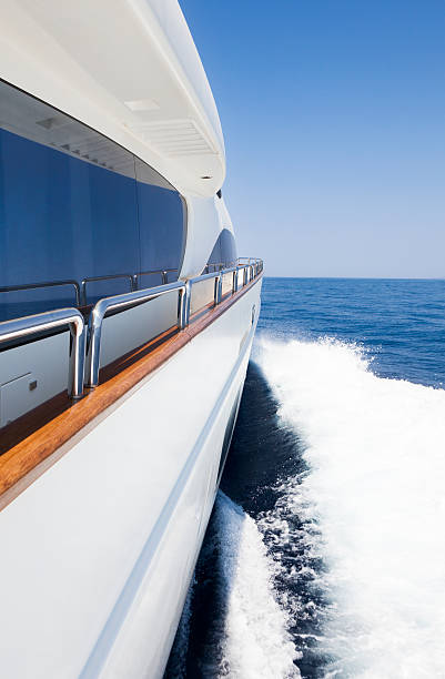 istock Yacht Sailing at High speed. 187567726