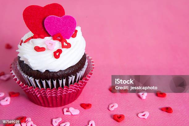 Foto de Cupcake De Fundo Dia Dos Namorados e mais fotos de stock de Amor - Amor, Assado no Forno, Assar