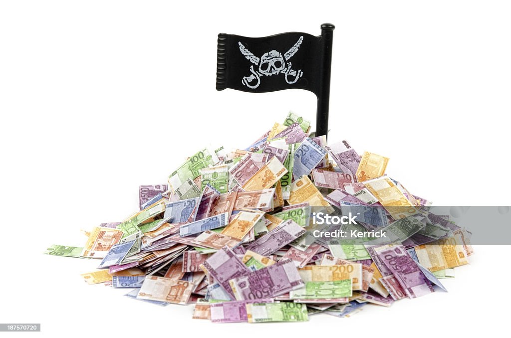 Haufen von Dollar-Banknoten und Piratenflagge - Lizenzfrei EU-Währung Stock-Foto