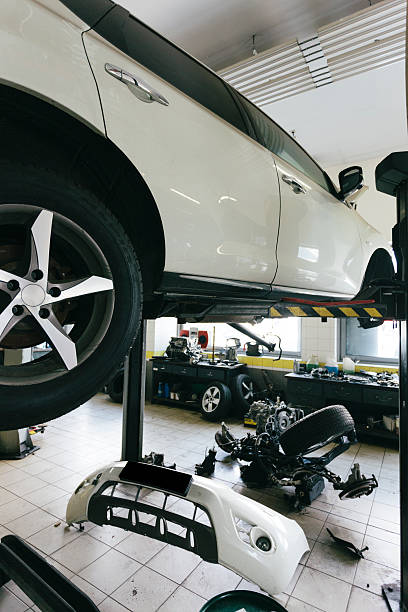 istock Vehicle lift 187572160