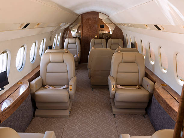 samolot pasażerski - vehicle interior corporate jet jet private airplane zdjęcia i obrazy z banku zdjęć