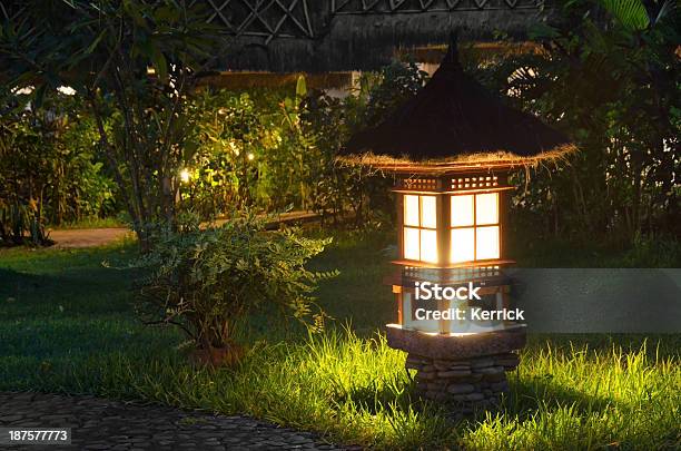 Fahrt Unter Palmen Bei Nacht Stockfoto und mehr Bilder von Asien - Asien, Bali, Bungalow