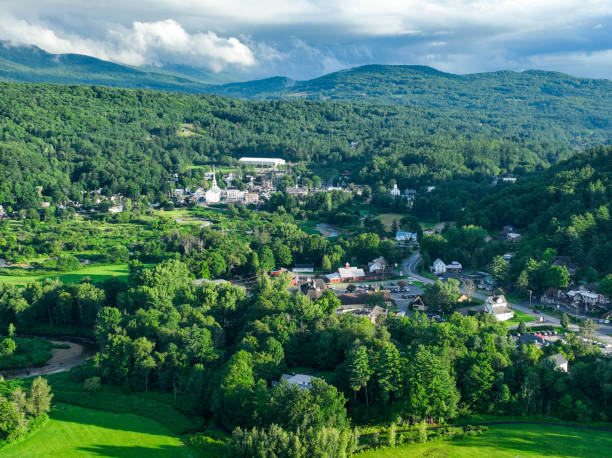 aerial view of the town of stowe in the summer - town rural scene road new england imagens e fotografias de stock