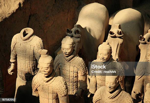 Terracota Warriors Foto de stock y más banco de imágenes de Anticuado - Anticuado, Antiguo, Antropomórfico