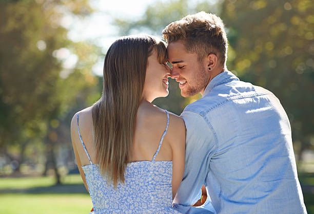 istock Tender love in the park 187584187