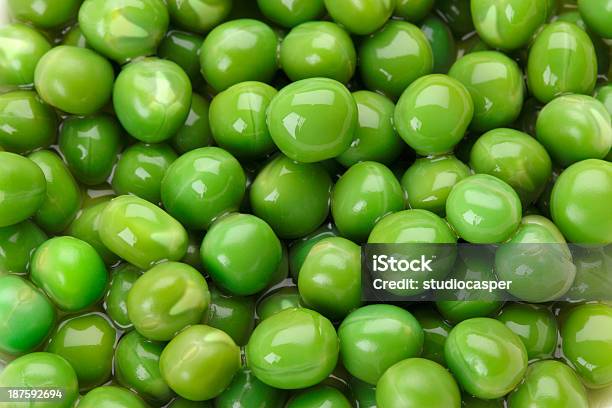 エンドウ緑色背景 - アウトフォーカスのストックフォトや画像を多数ご用意 - アウトフォーカス, エンドウ豆, オーガニック