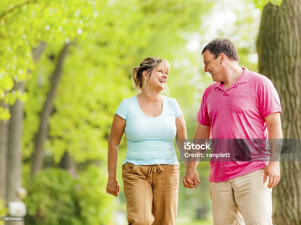 Pareja madura estilo de vida activo - Foto de stock de 50-54 años libre de derechos