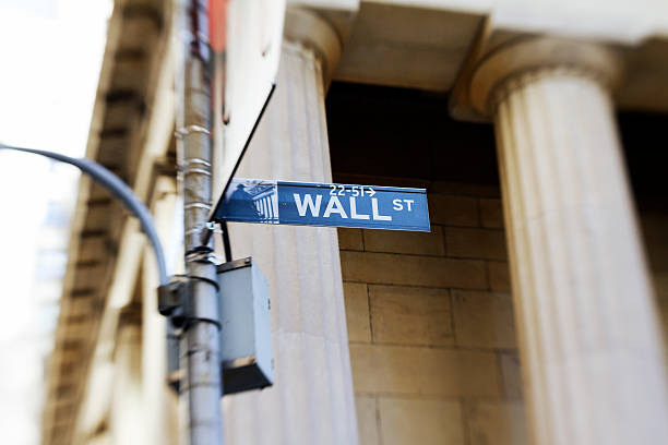 istock Wall Street sign 187597595