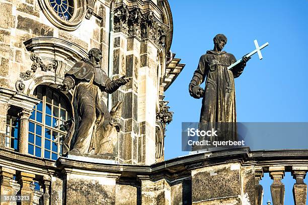 Priesterstatuen An Der Kreuzkirche In Dresden Stockfoto und mehr Bilder von Blau - Blau, Christentum, Denkmal