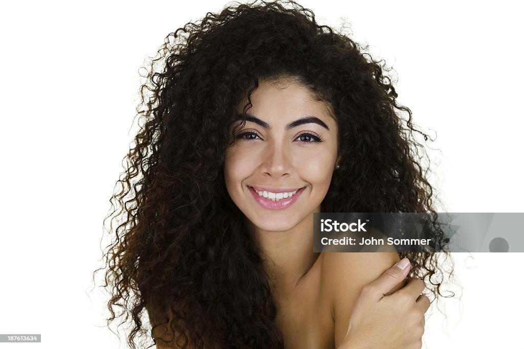 아름다운 가진 여자 꼬불꼬불한 머리 - 로열티 프리 여자 스톡 사진